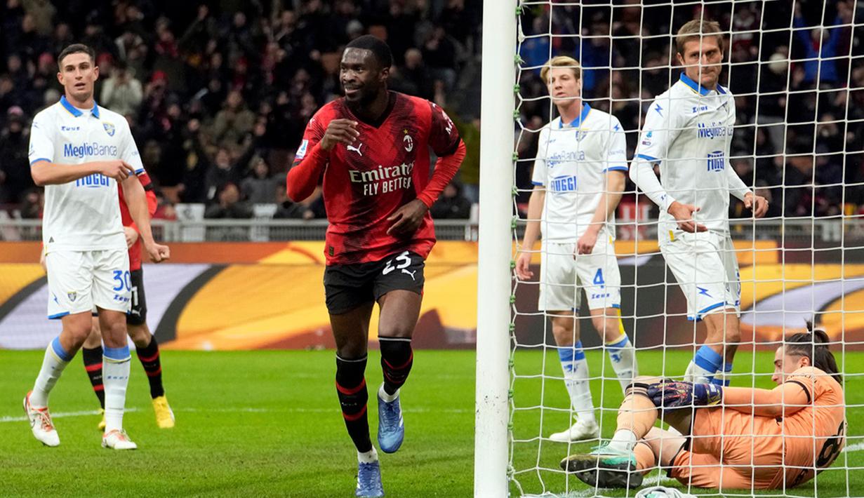 AC Milan pada akhirnya menang dengan skor 3-1. Pasukan Stefano Pioli kini berada pada posisi ketiga dengan 29 poin dan Frosinone tersendat di urutan ke-11 dengan 18 angka. (AP Photo/Luca Bruno)