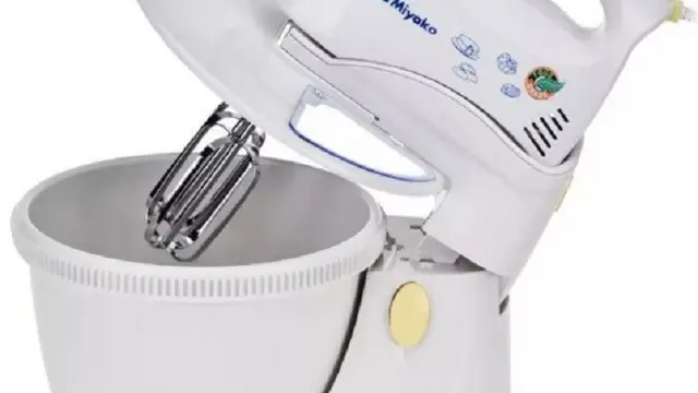 Stand Mixer (Sumber foto: Bukalapak)
