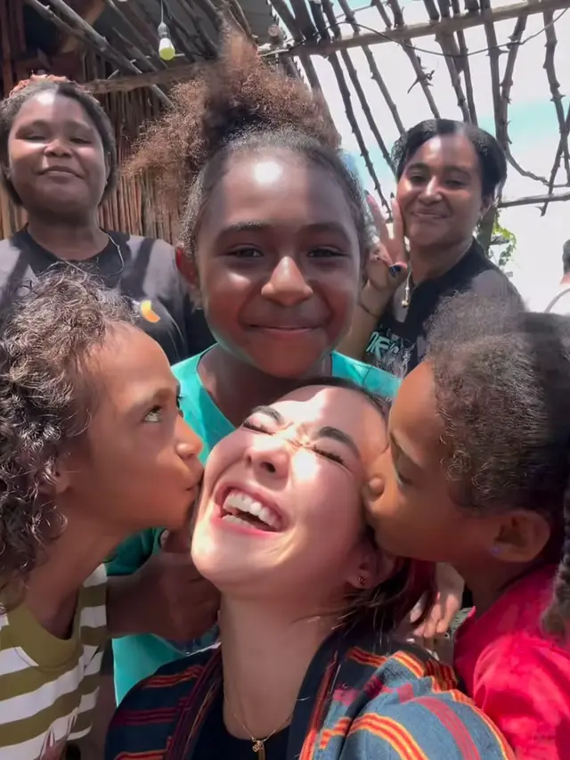 Kunjungan Gisel ke Kali Biru Papua. (credit:instagram.com/gisel_la)