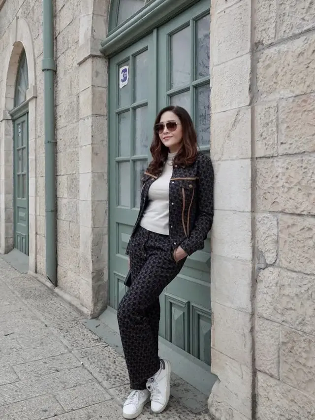 Maia Estianty mengunjungi Yerusalem