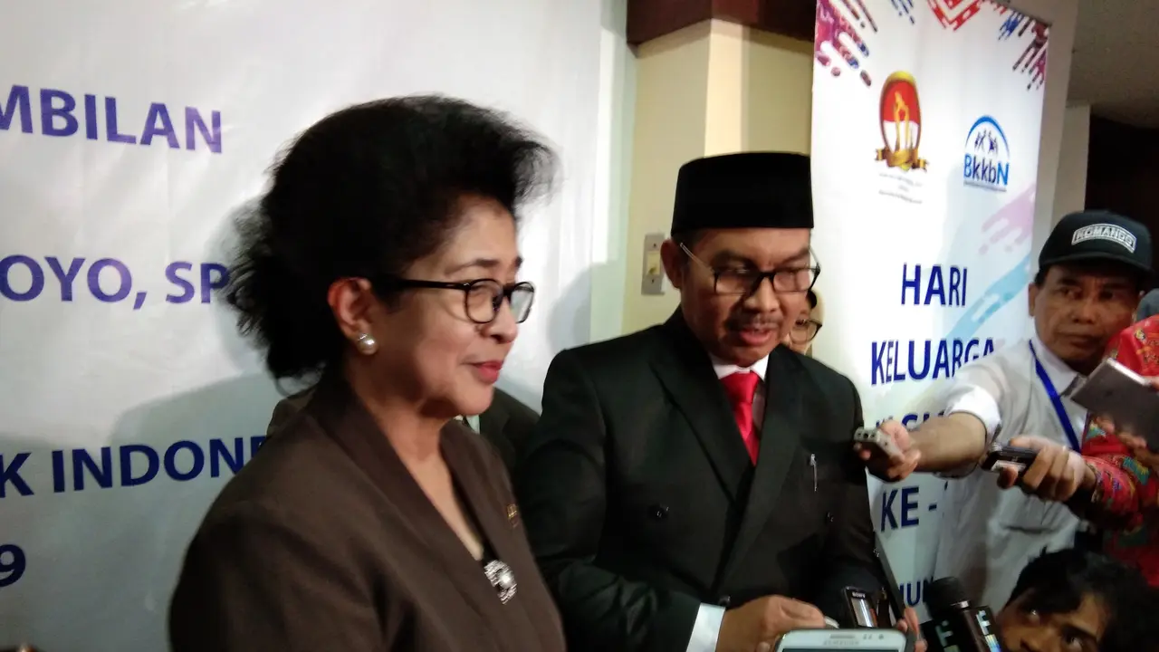 Menkes Nila usai pelantikan Hasto Wardoyo sebagai Kepala BKKBN. (Foto: Liputan6.com/Giovani Dio)