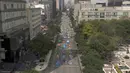 Demonstran yang menuntut pengunduran diri Presiden Meksiko Andres Manuel Lopez Obrador berkemah di Juarez Avenue dan Reforma Mexico City, Senin (21/9/2020). Para demonstran memutuskan untuk berkemah di jalan, memblokir Jalan Juarez sepenuhnya. (AP Photo/Fernando Llano)