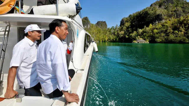20160101-Presiden Jokowi Nikmati Hari Pertama 2016 di Raja Ampat-Papua