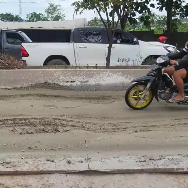 7 Potret Bentuk Jalan Nyeleneh Ini Bikin Orang yang Lewat Heran