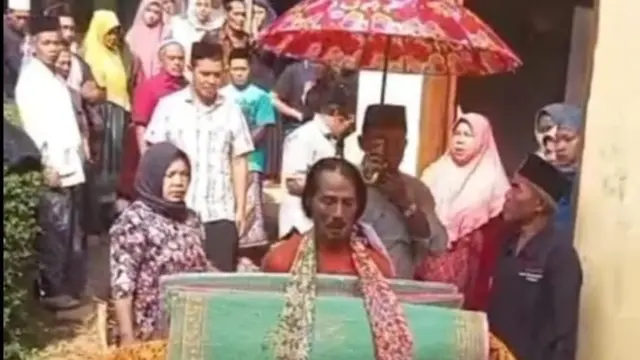 Bocah berinisial KA (5) diduga digigit ular weling.
