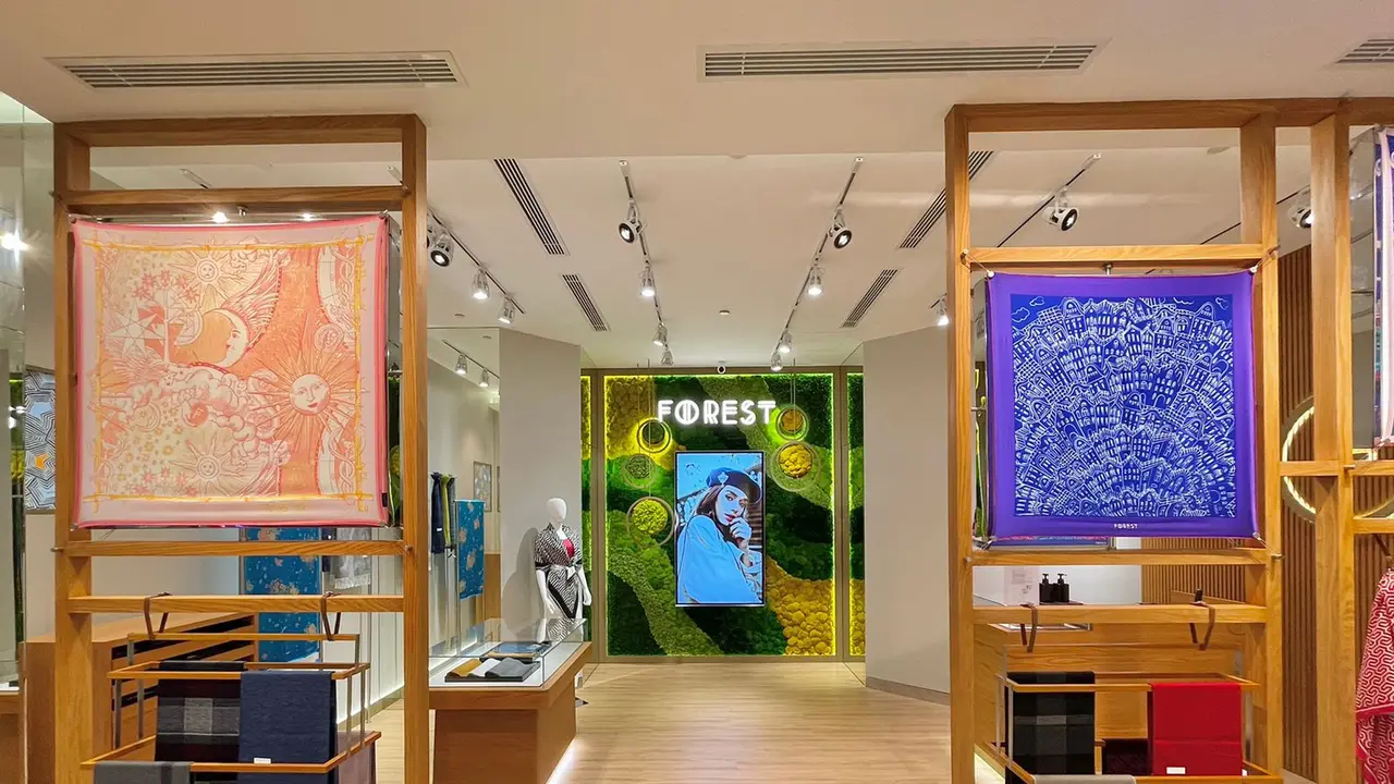 Brand Singapura FOREST dengan koleksi scravesnya hadir di Plaza Indonesia