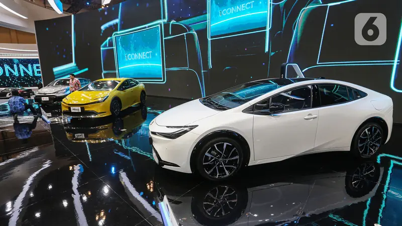 Deretan Mobil Hybrid Terbaru dari Toyota Dipamerkan di GIIAS 2024