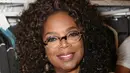 "Tujuan sebenarnya dari hal itu (ketenaran) adalah supaya sorotan mengarah kepadamu dan supaya orang melihatnya, lalu melihatnya di dalam diri mereka sendiri," ujar Oprah kepada Entertainment Tonight baru-baru ini.(AFP/Bintang.com)