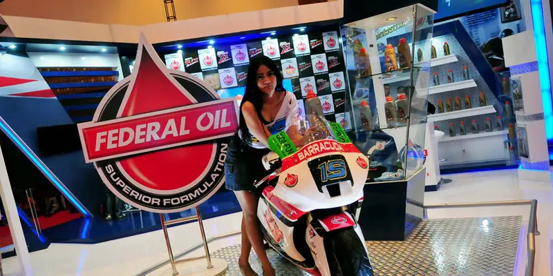 Wanita Cantik vs Motor Garang Beradu Perhatian di IMoS 2014