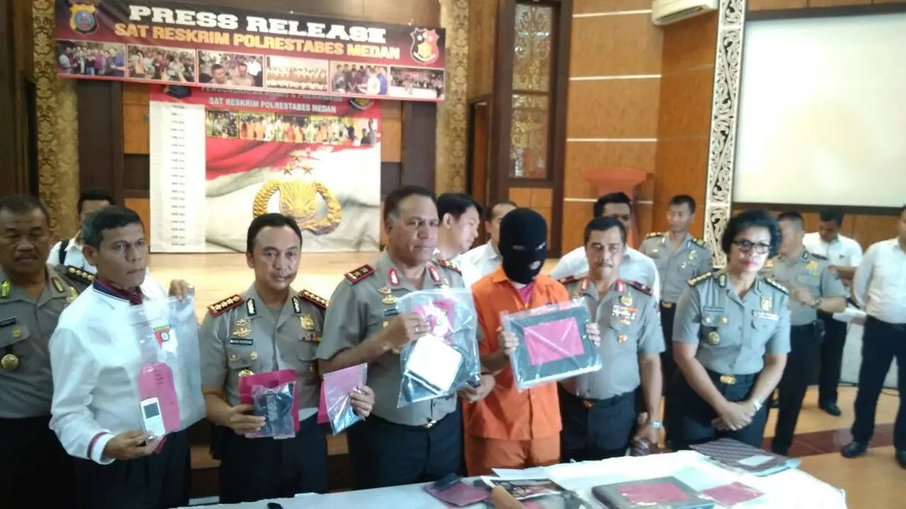 Farhan Penghina Presiden Jokowi dan Kapolri