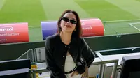 Potret Jennifer Coppen Nonton Justin Hubner Bertanding di Stadion