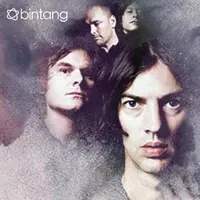 Menyimak karier The Verve dan juga kepopuleran salah satu lagu andalannya, Bitter Sweet Symphony. (Foto: Pinterest, Desain: Muhammad Iqbal Nurfajri/Bintang.com)