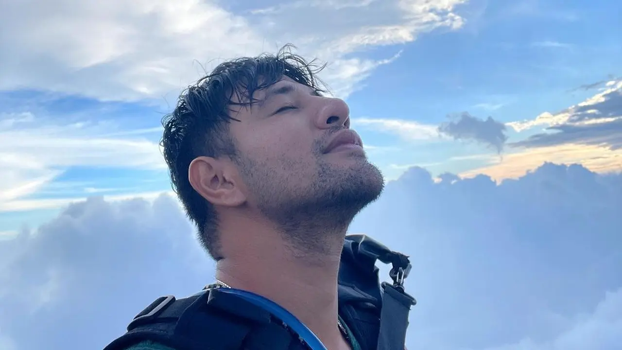 6 Momen Irish Bella dan Ammar Zoni Naik Gunung Gede, Tempuh Waktu 8 Jam