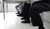 Karakter Orang yang Suka Menggoyangkan Kaki Saat Duduk Menurut Psikologi