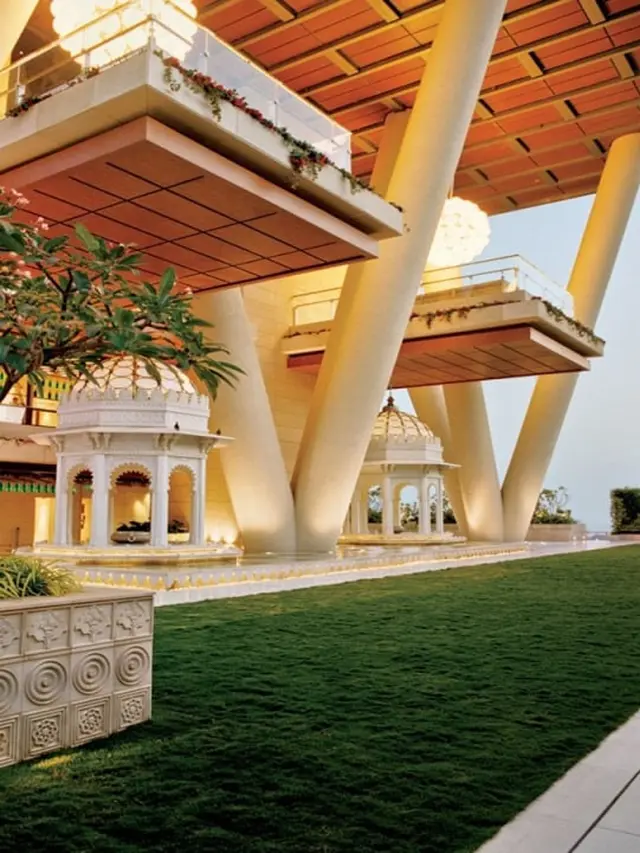 Potret rumah termahal di dunia milik konglomerat Ambani (Sumber: Vanity Fair)