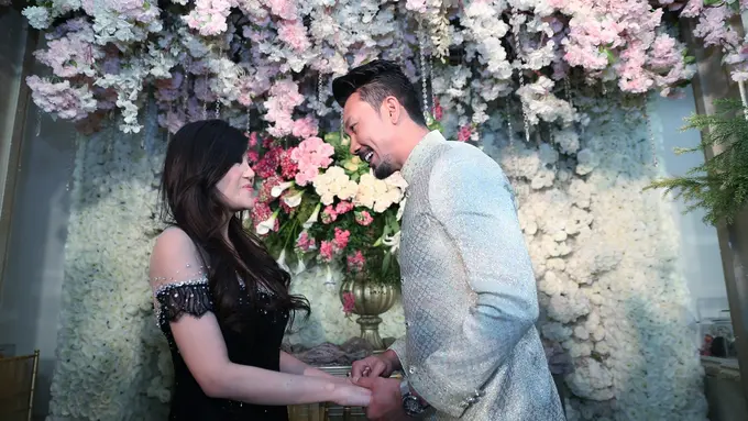 [Bintang] Denny Sumargo dan Dita Soedarjo