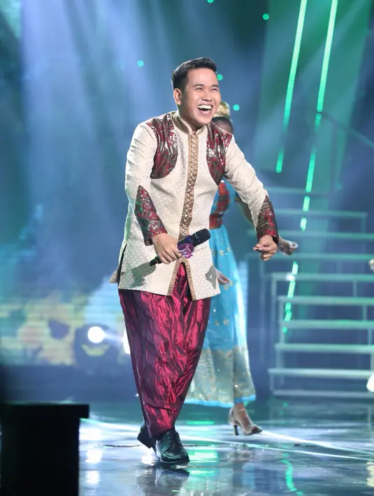 "Ical yang punya suara bagus, Ical yang punya cengkok bagus, Ical yang punya percaya diri dengan bagus, tapi malam ini ada kontrol yang kurang bagus sedikit, dikit aja," ungkap Rita Sugiarto. (Andy Masela/Bintang.com)