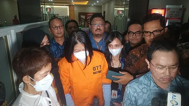 Polri resmi menahan istri Ferdy Sambo, Putri Candrawathi, terkait kasus kematian Brigadir J alias Nofryansyah Yoshua Hutabarat. (Merdeka.com/ Nur Habibie)