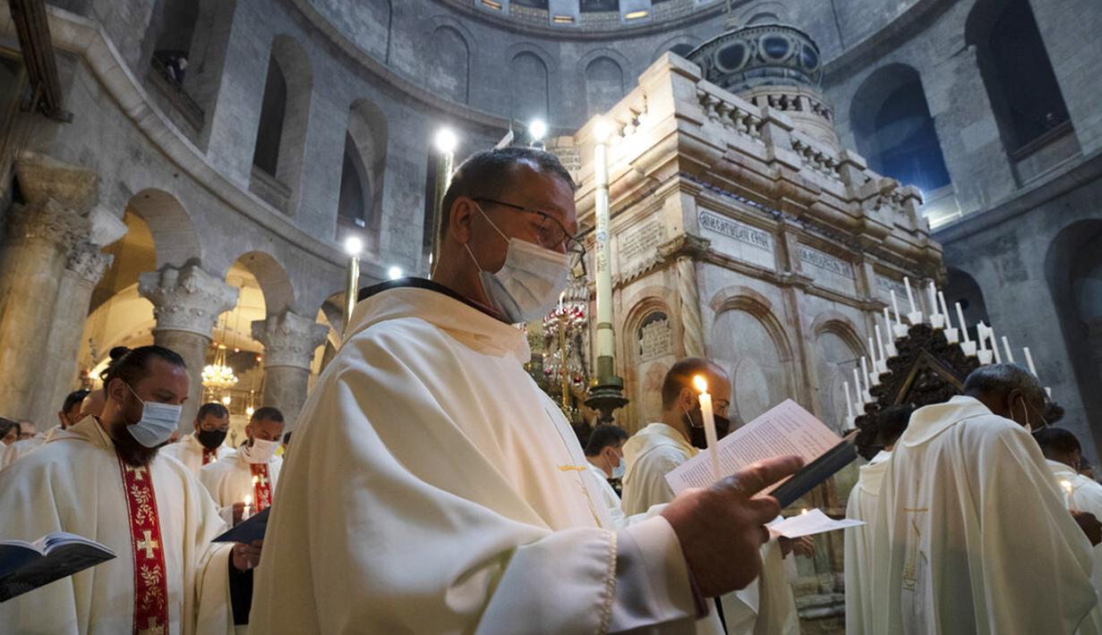Foto Peringatan Kamis Putih Di Gereja Makam Kudus Kota Tua Yerusalem Global Liputan6 Com
