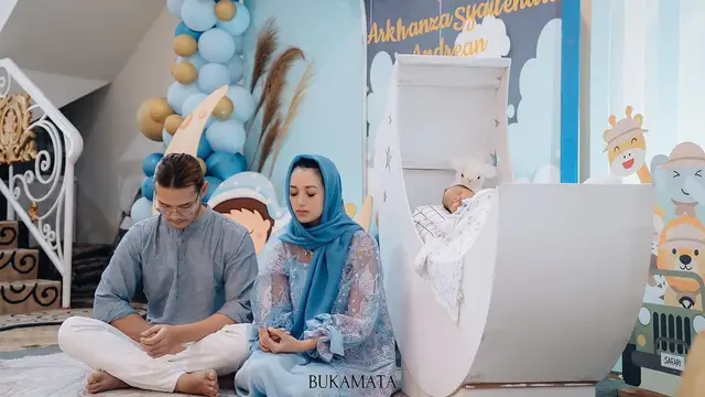 Tampil Kompak dengan Nuansa Biru, Ini 7 Momen Aqiqah dan Tasyakuran Anak Ketiga Sylvia Fully