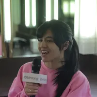 Selain DJ Una yang tampil pada malam puncak HUT SCTV malam ini, diantaranya, Iwan Fals, Agnez Mo, Raisa, Anjie, Noah, Armada, Syahrini, Kotak, Zaskia Gotik dan penyanyi internasional Bebe Rexha dengan iringan Erwin Gutawa. (Nurwahyunan/Bintang.com)