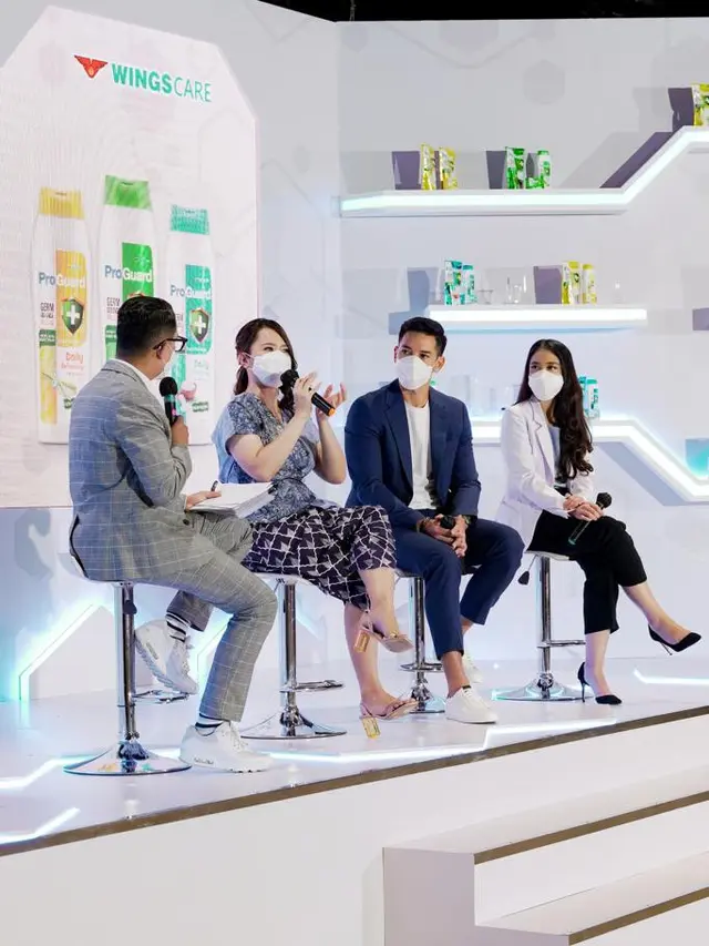 Andrew White saat menghadiri konferensi pers “ProGuard: Upgrade Perlindungan: Lawan Kuman, Bakteri Bermutasi” bersama WingsCare di Jakarta, Kamis (18/8/2022).
