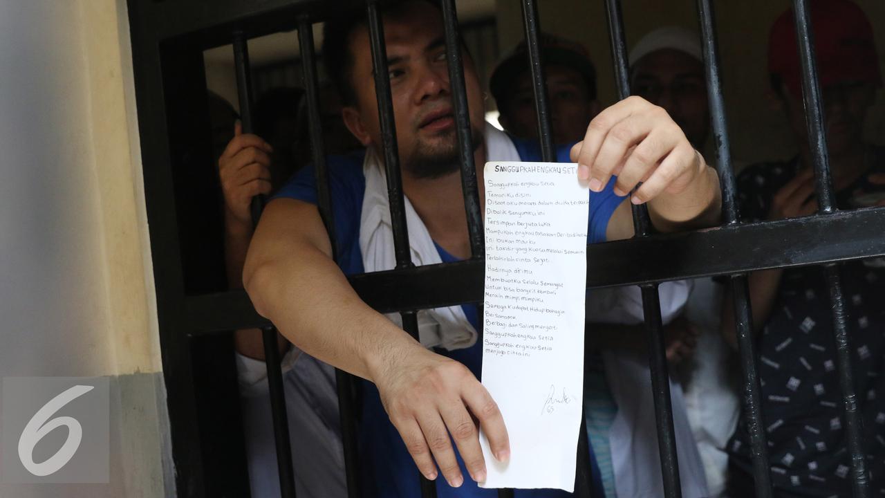 20160518- Korban Saipul Jamil Buka penutup Wajah Saat Persidangan-Jakarta- Herman Zakharia