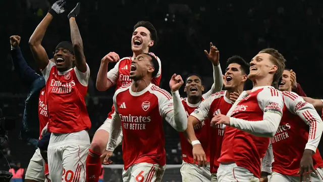 Foto: Hajar Tottenham Hotspur, Arsenal Jaga Jarak di Puncak Klasemen Liga Inggris 2025/2026