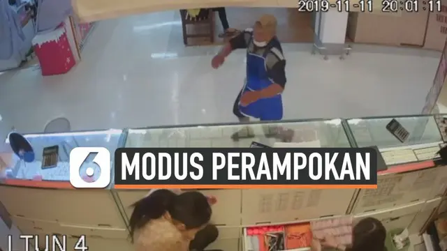 VIDEO: Rekaman Perampokan Toko Emas dengan Modus Lempar Batu