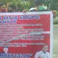 Demonstrasi mahasiswa terkait korupsi jalan di Bengkalis di Kejati Riau. (Liputan6.com/M Syukur)