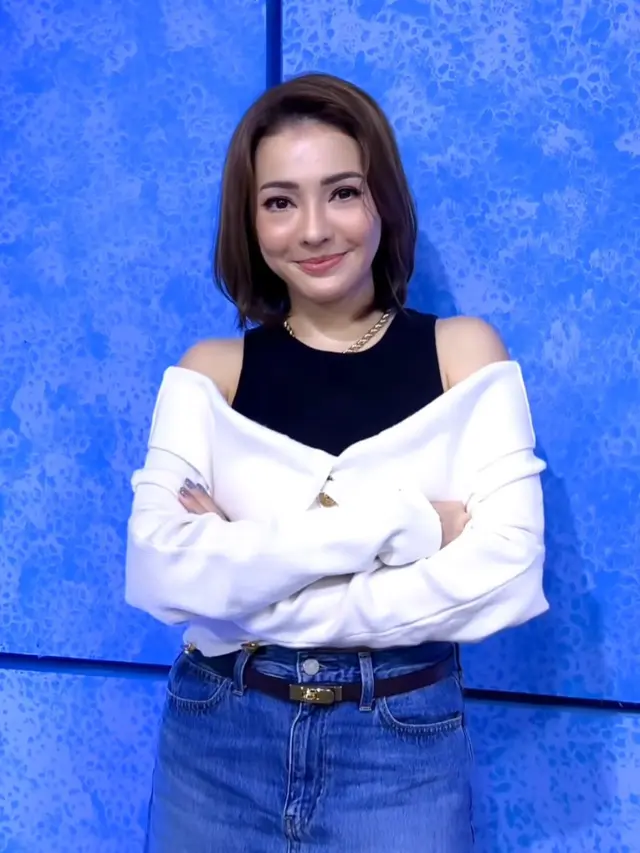 Maya Septha lakukan operasi kantong mata. (credit:instagram.com/mayaseptha7)