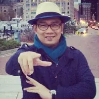 Wali Kota Bandung Ridwan Kamil akhirnya angkat bicara soal wacana pemerintah yang akan menaikan harga rokok. (Foto: Instagram)