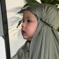 Potret Kamari saat Pakai Hijab Ini Bikin Netizen Gemas (credit: instagram/jennifercoppenreal20)