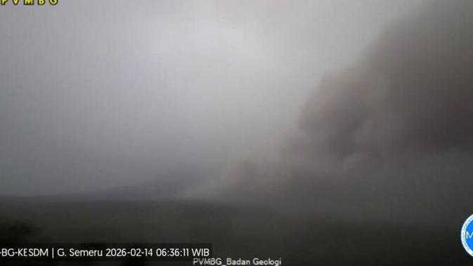 Gunung Semeru Erupsi Dua Kali Pagi Ini, Awan Panas Meluncur ke Besuk Kobokan