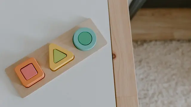 Ilustrasi Mainan Sortable Shapes