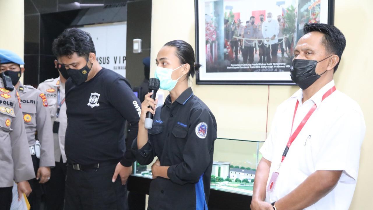 MFA (20), mahasiswa yang menjadi korban oleh oknum Polisi Brigadir NF saat aksi unjuk rasa HUT Kabupaten Tangerang, menjalani pemeriksaan menyeluruh kesehatan di rumah sakit.