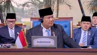 Presiden Prabowo Subianto saat berpidato dalam sesi khusus Konferensi Tingkat Tinggi (KTT) Ke-11 Developing Eight (D-8) di Istana Kepresidenan New Administrative Capital, Kairo, Mesir, Jumat (20/12/2024). (Foto: Pool Host D-8)