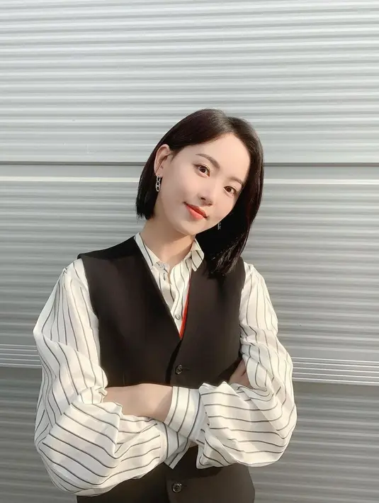 Perempuan cantik ini memutuskan mengubah namanya kembali menjadi Seo In Jae. (Instagram/k_hanna)