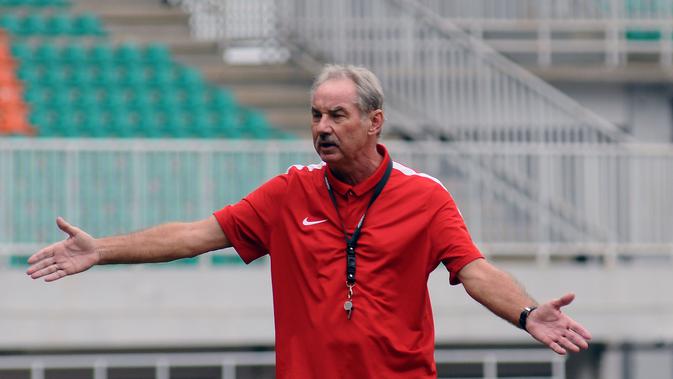 Pelatih Timnas Indonesia Alfred Riedl (Liputan6.com / Helmi Fithriansyah)