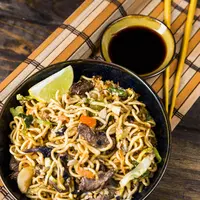 Ilustrasi mie goreng | copyright freepik.com/freepik