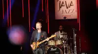 Lirik Lagu Brand New Day - Sting