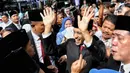 Menteri Pendidikan dan Kebudayaan (Mendikbud) Nadiem Makarim usai memimpin Upacara Peringatan HUT PGRI ke-74 dan Hari Guru Nasional 2019 di Halaman Kemendikbud, Jakarta, Senin (25/11/2019). (Liputan6.com/Johan Tallo)