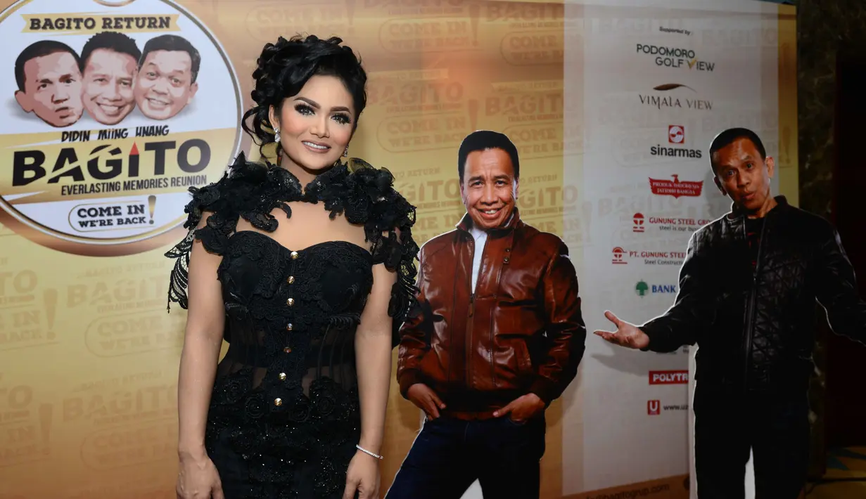 Belakangan ini, putrinya yang paling besar, Aurel Hermansyah serius menekuni disk Jockey alias DJ. Sebagai ibu kandung, Krisdayanti sangat mendukung karier putrinya tersebut. (Nurwahyunan/Bintang.com)