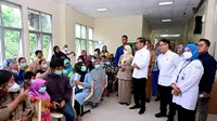 Presiden Joko Widodo atau Jokowi meminta agar pelayanan kesehatan di Rumah Sakit Umum Daerah (RSUD) Kota Salatiga, Jawa Tengah, ditingkatkan. (Lizsa Egeham/Liputan6.com/Biro Pers Kepresidenan)