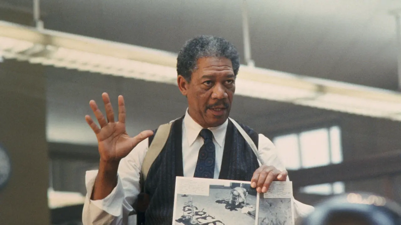 Somerset diperankan Morgan Freeman dalam Se7en, 1995. (IMDb)