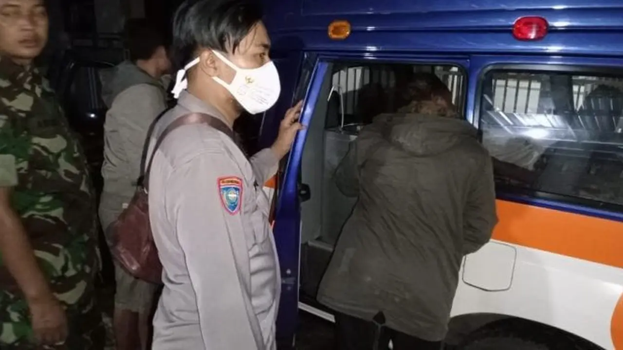 Polres Probolinggo mengevakuasi pria yang mengaku nabi ke Rumah Sakit Jiwa Lawang (Istimewa)
