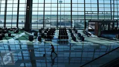 Suasana proyek Terminal 3 Ultimate Bandara Soekarno-Hatta, Tangerang, (8/6). Angkasa Pura II (Persero) berencana mengoperasikan terminal 3 ultimate Bandara Internasional Soetta pada 20 Juni 2016 alias 12 hari dari sekarang. (Liputan6.com/Angga Yuniar)