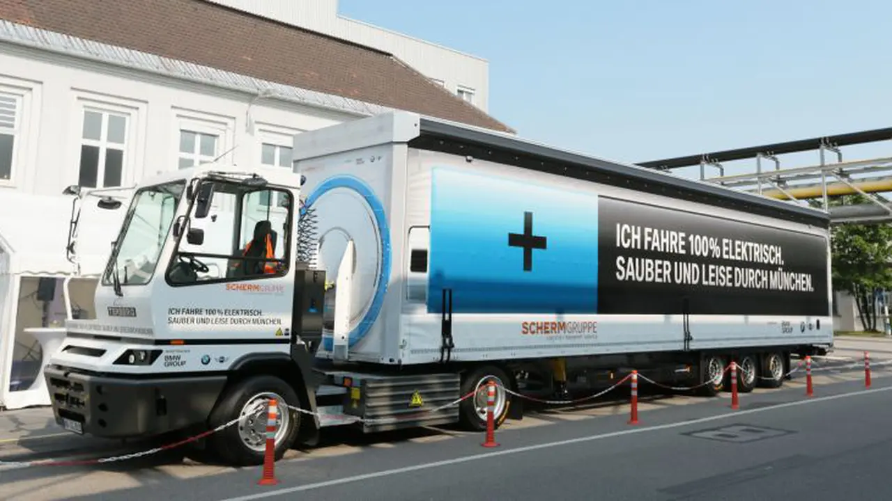 BMW Pakai Truk Listrik untuk Angkut Logistik