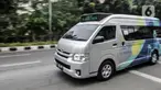 Angkutan Jak Lingko All New Purwarupa Mikrotrans saat beroperasi di Jakarta, Minggu (6/9/2020). PT Transjakarta meluncurkan All New Purwarupa Mikrotrans sebagai armada baru Jak Lingko. (merdeka.com/Iqbal S. Nugroho)