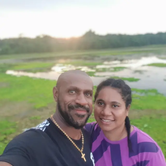 Jadi Duta PON XX Papua, Ini 6 Potret Kebersamaan Boaz Solossa dan Sang Istri